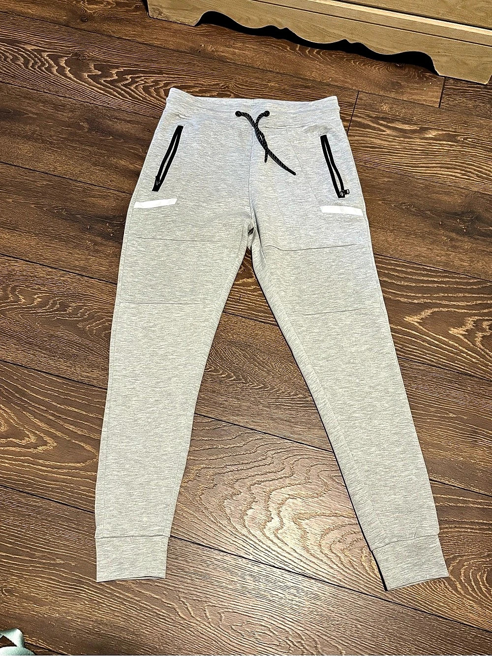 White Tag Jogger Leggings in Gray Size Small Like New
